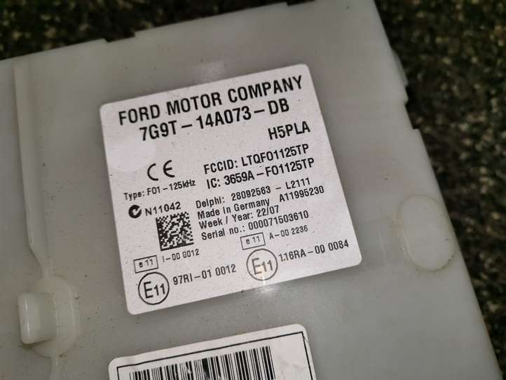 Ford S-Max (2006 - 2010)  7G9T14A073DB Блок предохранителей