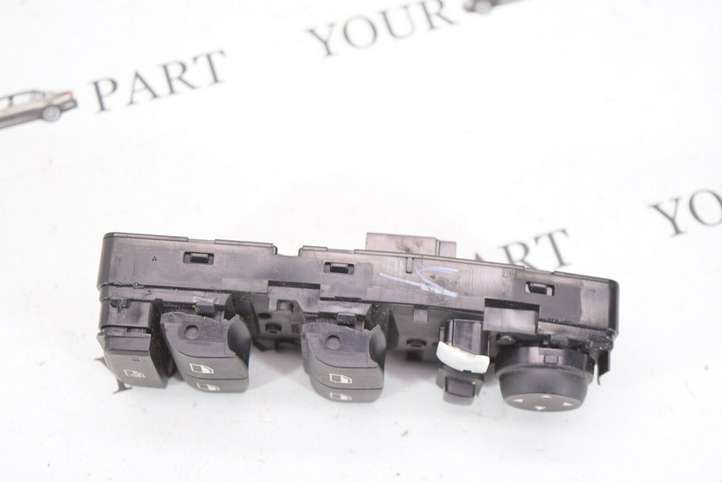 BMW X3 F25 (2010 - 2017)  9208108 Кнопка стеклоподъемников