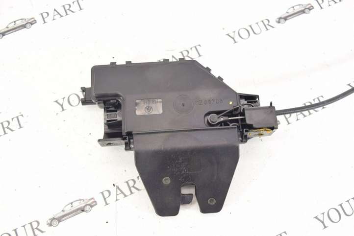 BMW 3 E90 E91 (2005 - 2012)  7840617 Замок задней крышки