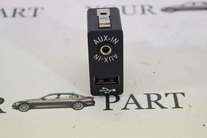 BMW 3 E90 E91 (2005 - 2012)  9237653 Разъем AUX