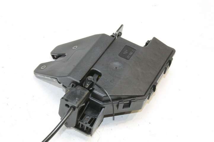 BMW 3 E90 E91 (2005 - 2012)  7840617 Замок задней крышки