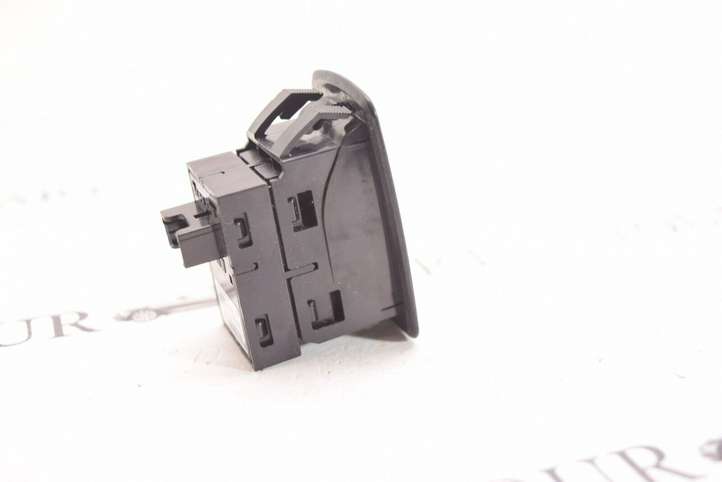 BMW X3 F25 (2010 - 2017)  9208106 Кнопка стеклоподъемников