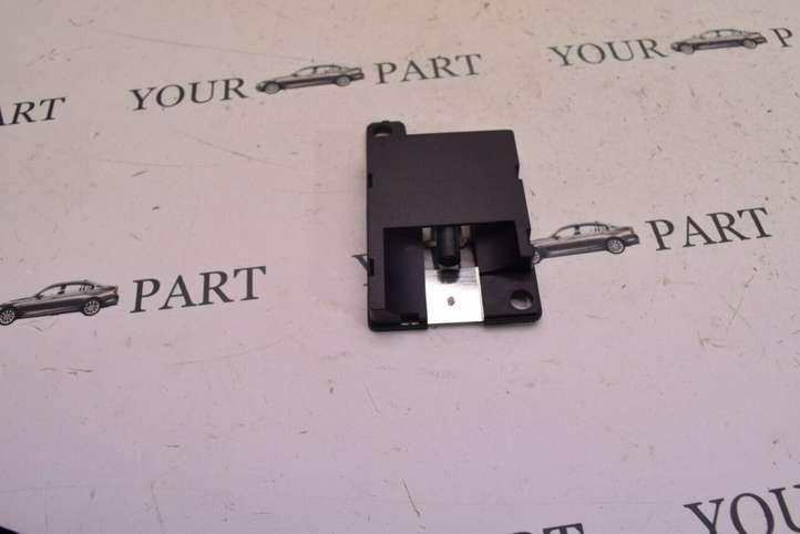 BMW 5 E60 E61 (2004 - 2010)  6928461 Антенна Bluetooth