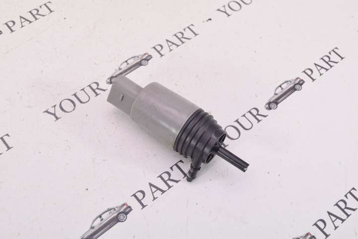 BMW 5 E60 E61 (2004 - 2010)  6934159 Насос оконной жидкости (стекол)
