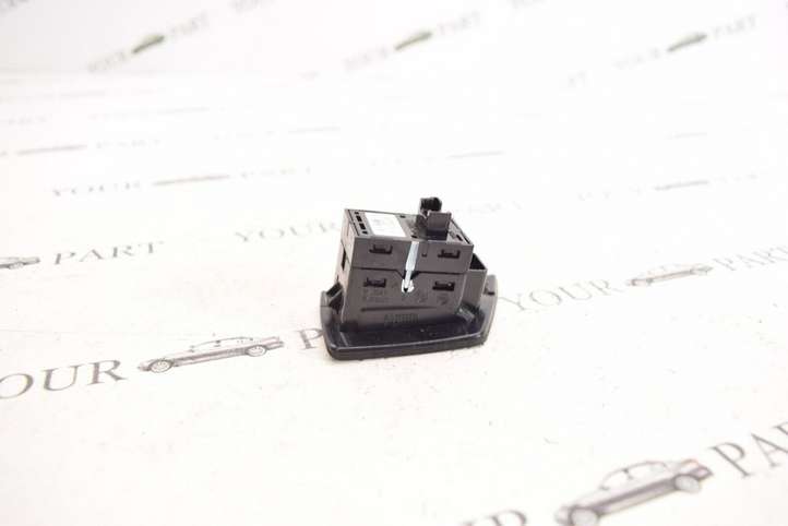 BMW 5 F10 F11 (2009 - 2016)  9241949 Кнопка стеклоподъемников
