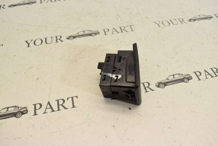 BMW 5 F10 F11 (2009 - 2016)  9241949 Кнопка стеклоподъемников