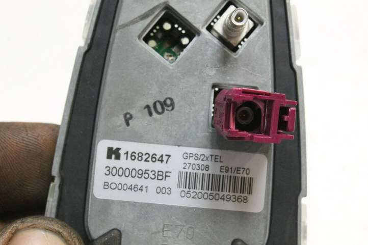 BMW 3 E90 E91 (2005 - 2012)   Антенна (антенна GPS)