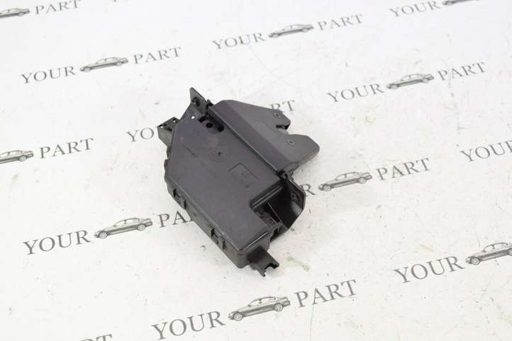 BMW 3 E90 E91 (2005 - 2012)  7840617 Замок задней крышки