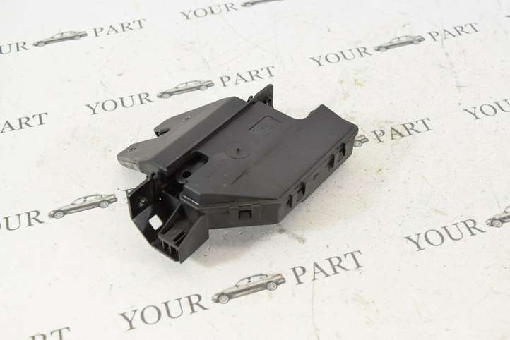 BMW 3 E90 E91 (2005 - 2012)  7840617 Замок задней крышки