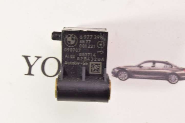 BMW 5 E60 E61 (2004 - 2010)  6977398 Датчик удара надувных подушек