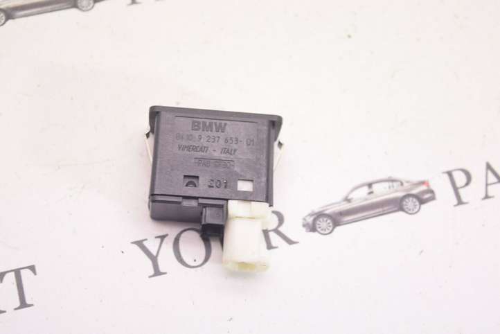 BMW 5 F10 F11 (2009 - 2016)  9237653 Разъем AUX