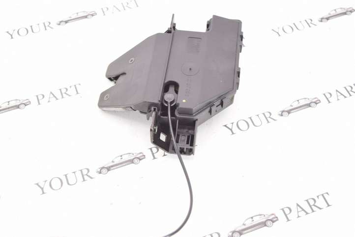 BMW 3 E90 E91 (2005 - 2012)  7840617 Замок задней крышки