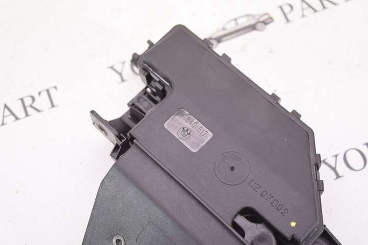 BMW 3 E90 E91 (2005 - 2012)  7840617 Замок задней крышки