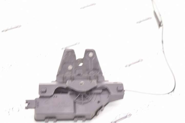 BMW 3 E90 E91 (2005 - 2012)  7840617 Замок задней крышки