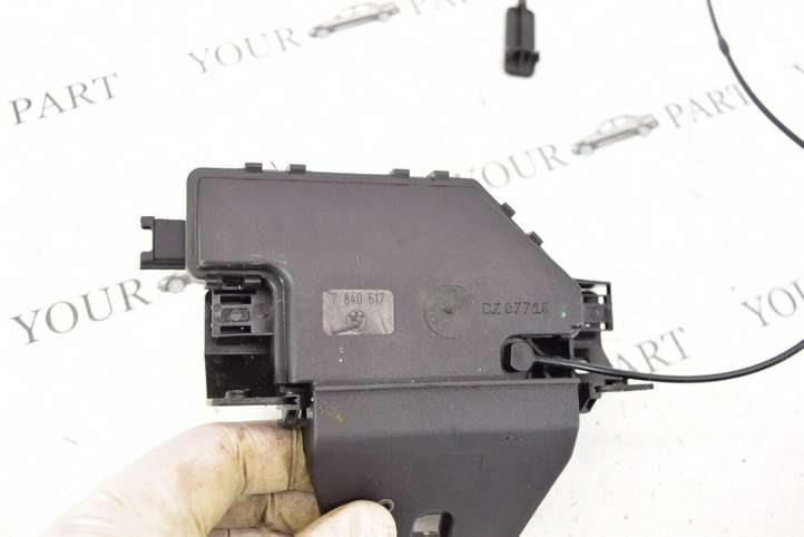 BMW 3 E90 E91 (2005 - 2012)  7840617 Замок задней крышки