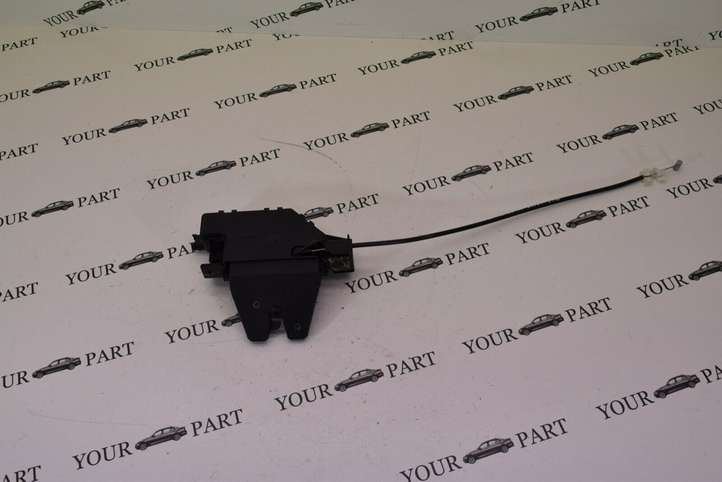 BMW 3 E90 E91 (2005 - 2012)  7840617 Замок задней крышки