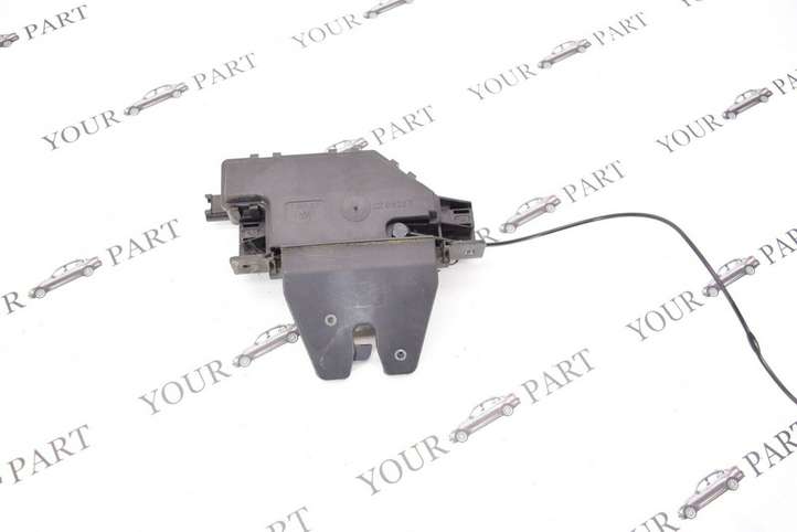 BMW 3 E90 E91 (2005 - 2012)  7840617 Замок задней крышки