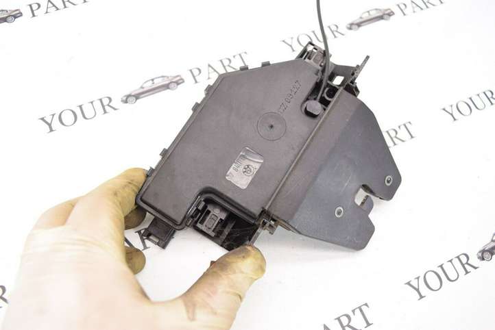 BMW 3 E90 E91 (2005 - 2012)  7840617 Замок задней крышки