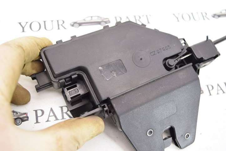 BMW 3 E90 E91 (2005 - 2012)  7840617 Замок задней крышки