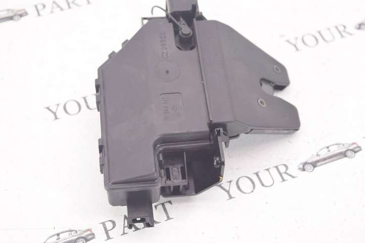 BMW 3 E90 E91 (2005 - 2012)  7840617 Замок задней крышки