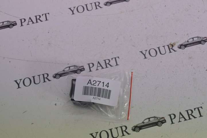 BMW 3 E90 E91 (2005 - 2012)  6901469 Другое реле