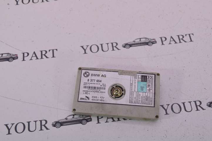 BMW X5 E53 (1999 - 2006)  8377654 Усилитель антенны