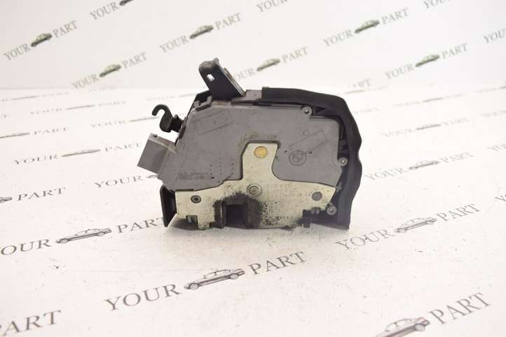 BMW X5 E53 (1999 - 2006)  8402602 Замок задней двери