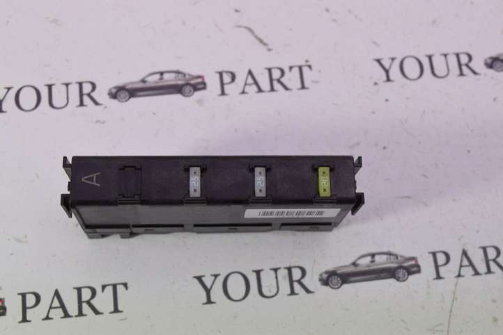 Lexus IS 220 (2005 - 2010)  8264130250 Другое реле
