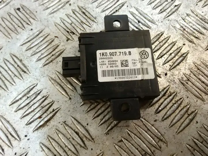 Audi A3/S3 8P (2004 - 2008) 1K0907719B Модуль комфорта — фото 1