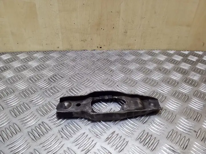 Volkswagen Golf IV (1998 - 2005)   Рычаг / вилка