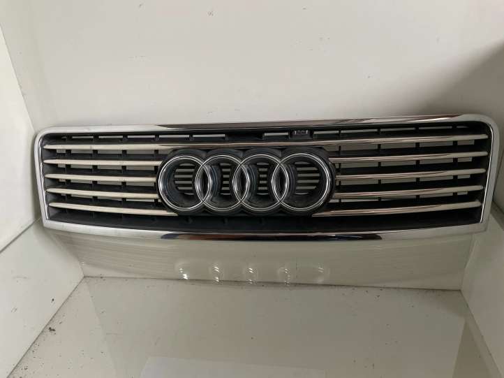 4B0853651F Audi A6 S6 C5 4B Grotelės priekinės