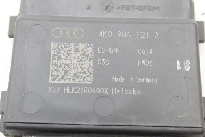 Audi A7 S7 4K8 (2018 - ) 4K0906121A Блок управления топливным насосом — фото 4