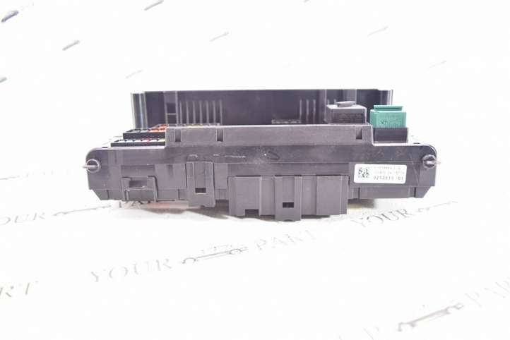BMW 5 F10 F11 (2009 - 2016)  9252815 Ящик предохранителей (комплект)