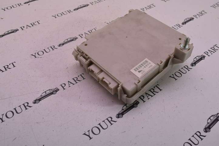 Lexus GS 300 350 430 450h (2004 - 2007)  8267030250 Блок предохранителей