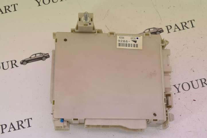 Lexus GS 300 350 430 450h (2004 - 2007)  8267030250 Блок предохранителей