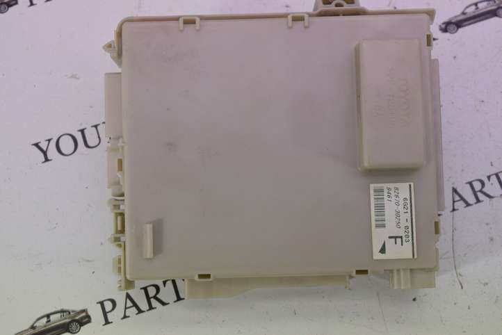 Lexus GS 300 350 430 450h (2004 - 2007)  8267030250 Блок предохранителей