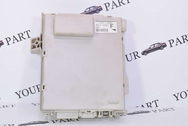 Lexus GS 300 350 430 450h (2004 - 2007)  8267030250 Блок предохранителей