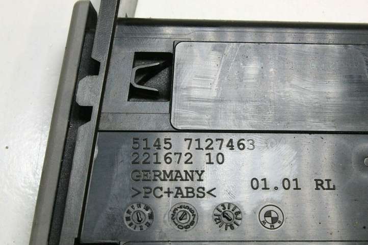 BMW 3 E90 E91 (2005 - 2012)  7127463 Передний держатель чашки