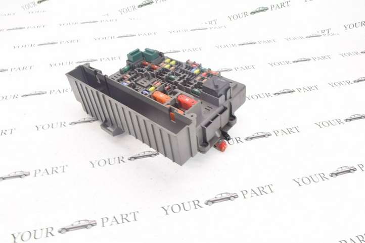 BMW 3 E90 E91 (2005 - 2012)  9119446 Ящик предохранителей (комплект)