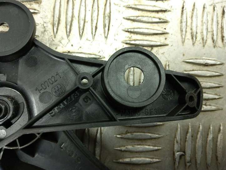 BMW 3 E90 E91 (2005 - 2012)  9150273 Ручка капота