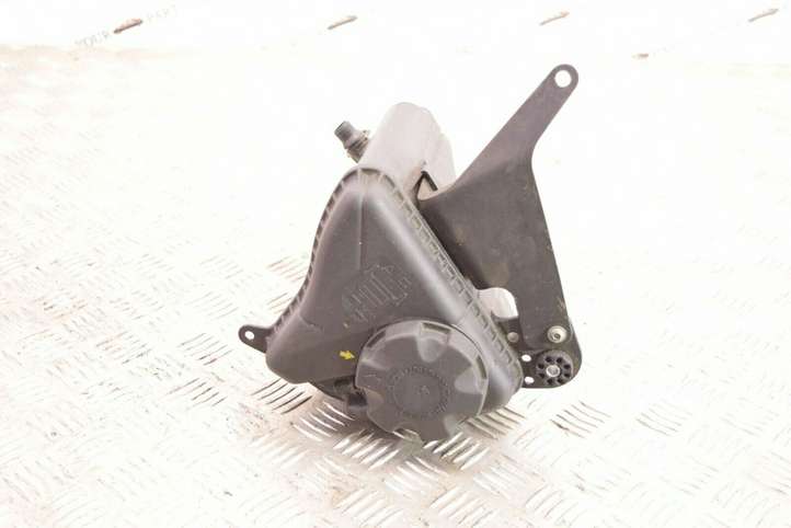 BMW 5 F10 F11 (2009 - 2016)  7647283 Расширительный бачок охлаждающей жидкости