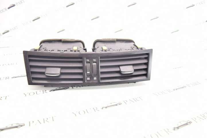 Lexus GS 300 350 430 450h (2004 - 2007)  5566030410 Центральный дефлектор