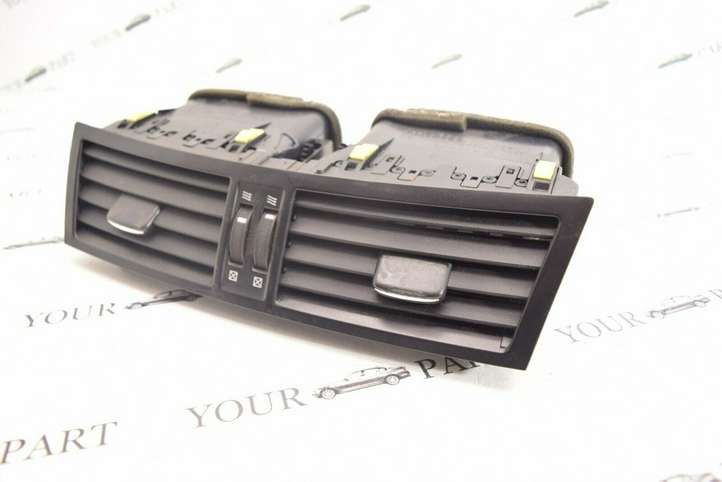 Lexus GS 300 350 430 450h (2004 - 2007)  5566030410 Центральный дефлектор
