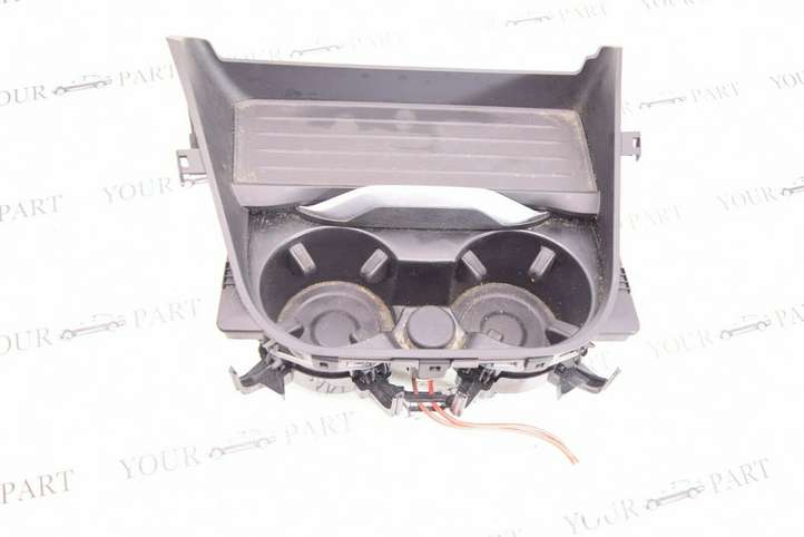 BMW X3 F25 (2010 - 2017)  9301722 Передний держатель чашки