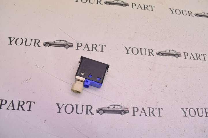 BMW X3 F25 (2010 - 2017)  9138402 Разъем AUX