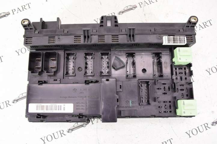 BMW X5 E53 (1999 - 2006)  8378107 Блок предохранителей