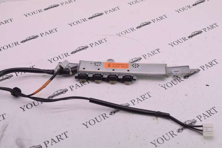Lexus GS 300 350 430 450h (2004 - 2007)  8630030A70 Усилитель антенны