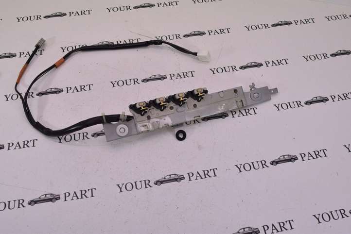 Lexus GS 300 350 430 450h (2004 - 2007)  8630030A70 Усилитель антенны