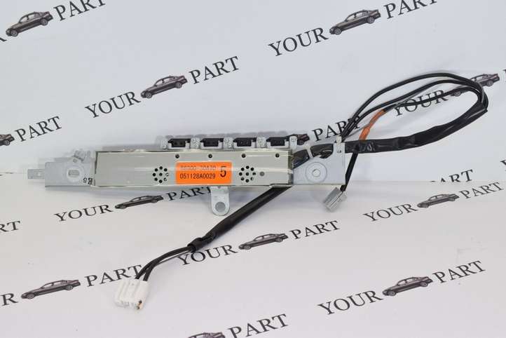 Lexus GS 300 350 430 450h (2004 - 2007)  86300-30A70 Усилитель антенны