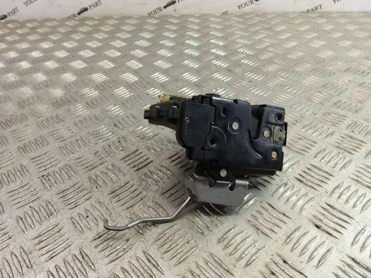 Audi A6 (2001 - 2004)  4B0839015B Замок задней двери